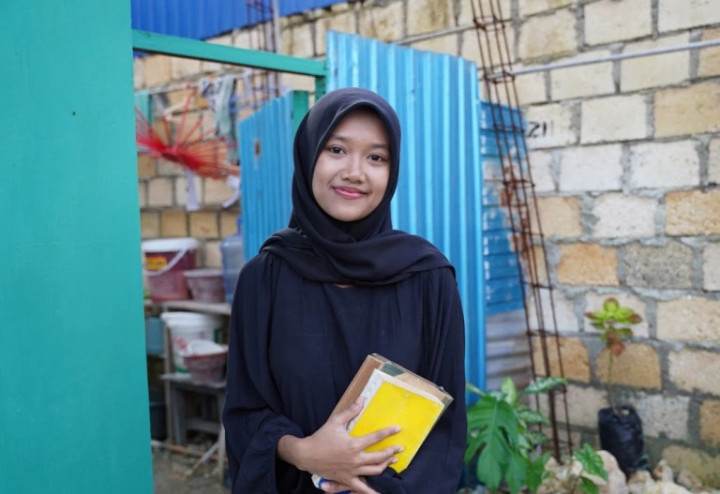 Stanggy, Anak Buruh Bangunan Diterima Kuliah di FK UGM