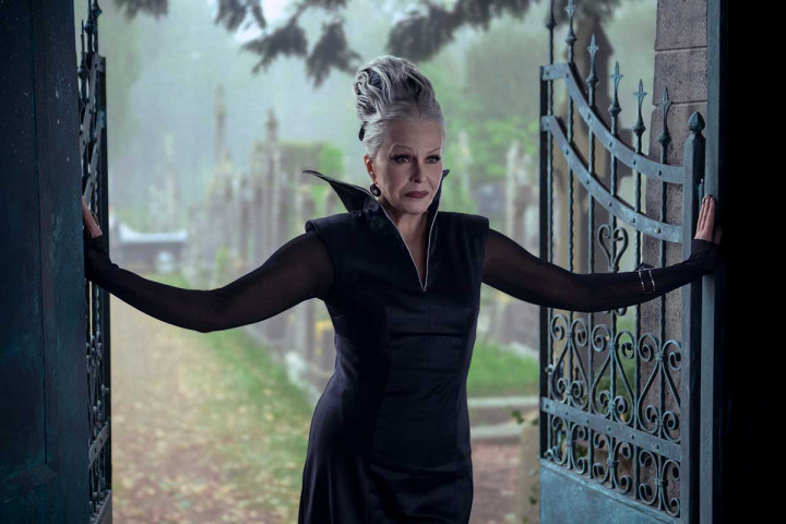 Kenalan dengan Grandmama Hester, Nenek di Serial Wednesday yang Mengerikan!