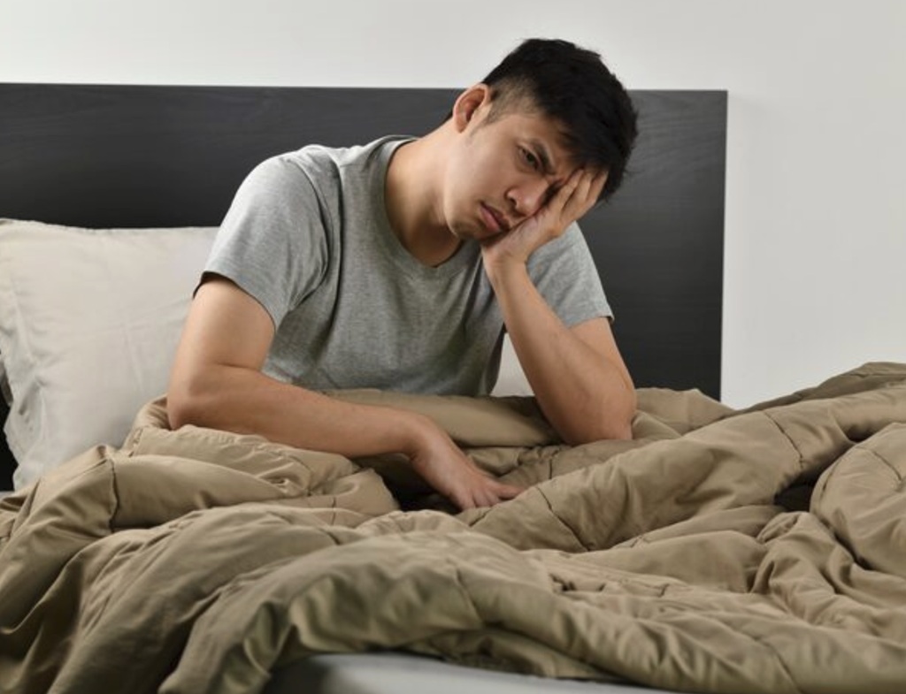 Kondisi ini biasanya terjadi akibat terlalu banyak bekerja, stres, hingga kurang tidur. Ilustrasi Freepik