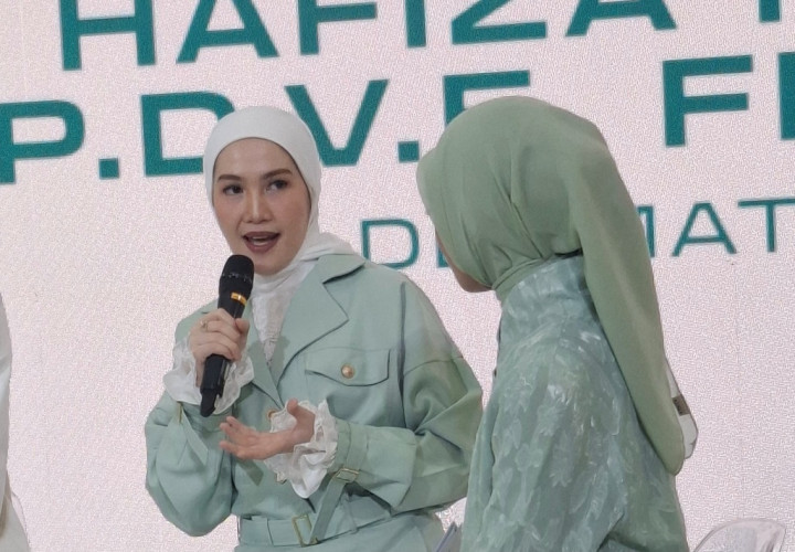 Apakah Kulit Ketarik saat Menggunakan Face Wash Tanda Tidak Cocok? Ini Kata Dertamologis