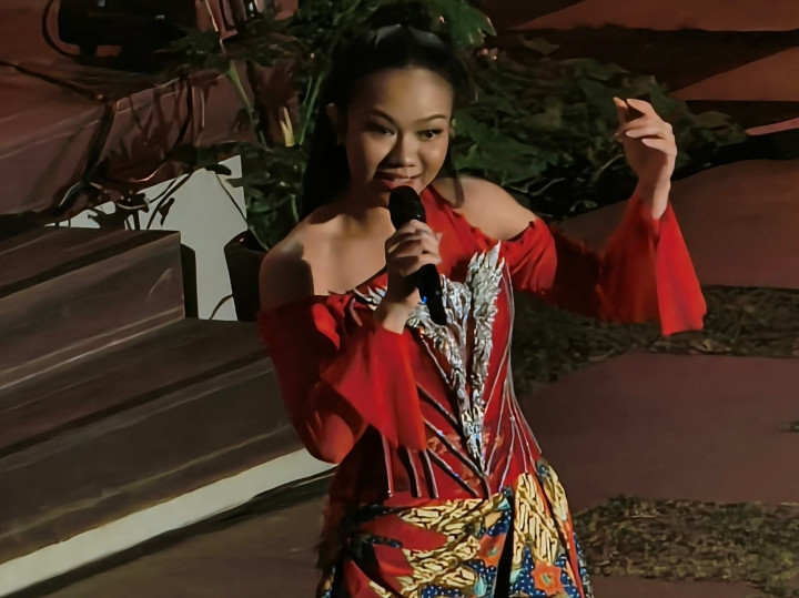 Yura Yunita Rayakan Kemenangan Manchester United di Gaia Music Festival 2025