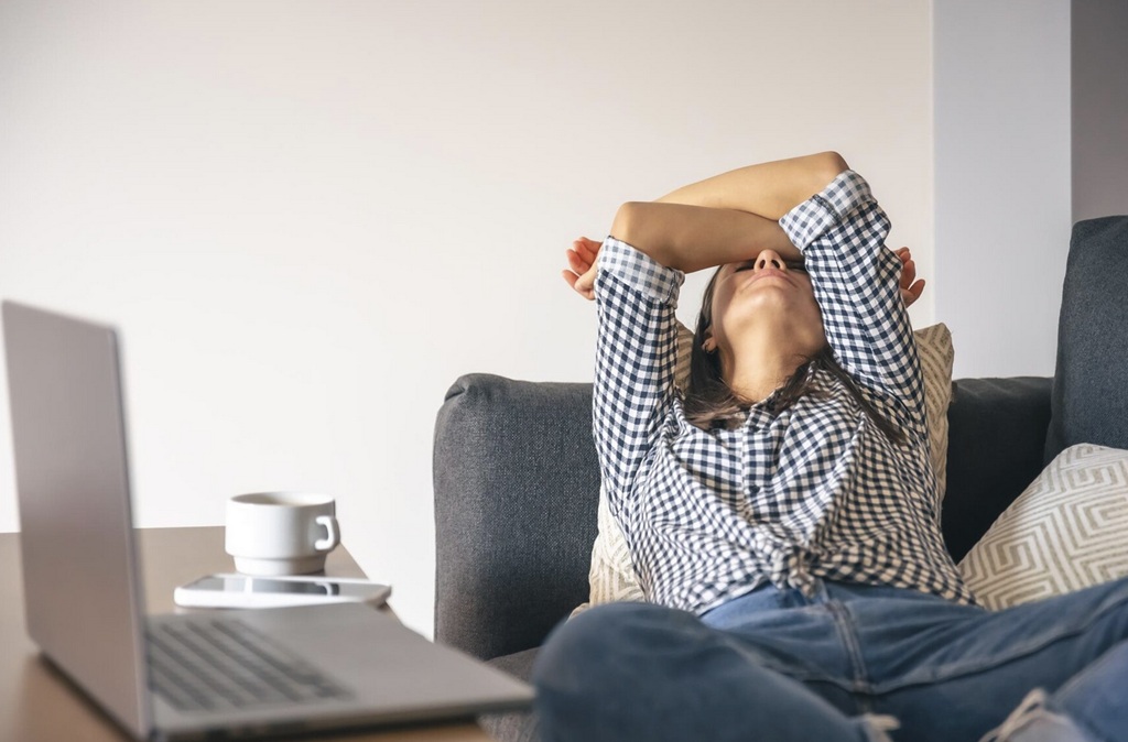 Power nap dapat berfungsi sebagai reset cepat untuk otak sehingga membantu mengurangi tingkat kelelahan tersebut. Ilustrasi Freepik