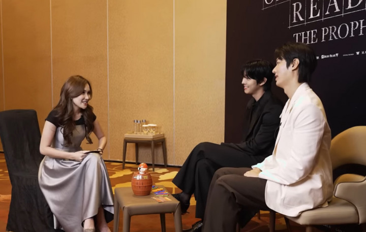 Ayu Ting Ting Wawancarai Lee Min Ho dan Ahn Hyo Seop, Tanya soal Kiamat