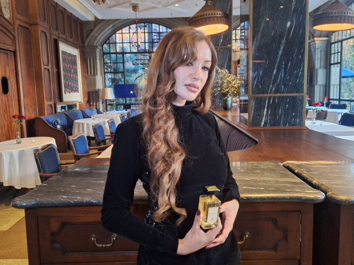 Kolaborasi Eufrasia Vieira dan Valerie Thomas dalam Sebotol Parfum