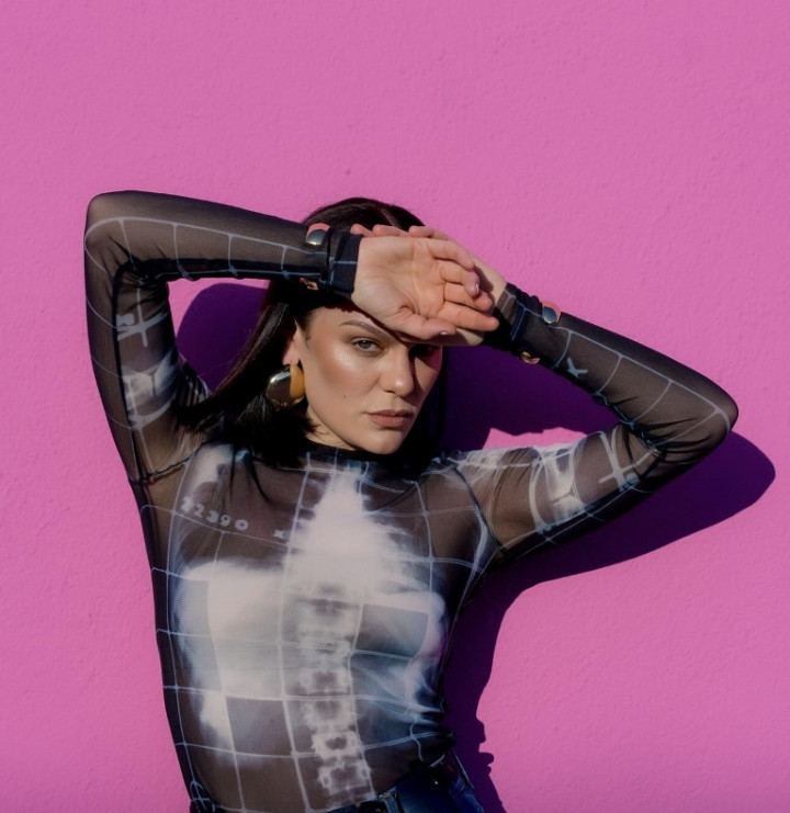 Jessie J Terkena Infeksi Cairan di Paru-paru setelah Operasi Kanker Payudara