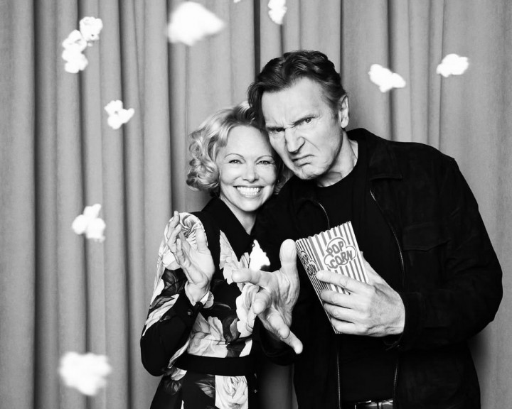Berawal dari Lokasi Syuting, Liam Neeson dan Pamela Anderson Pacaran