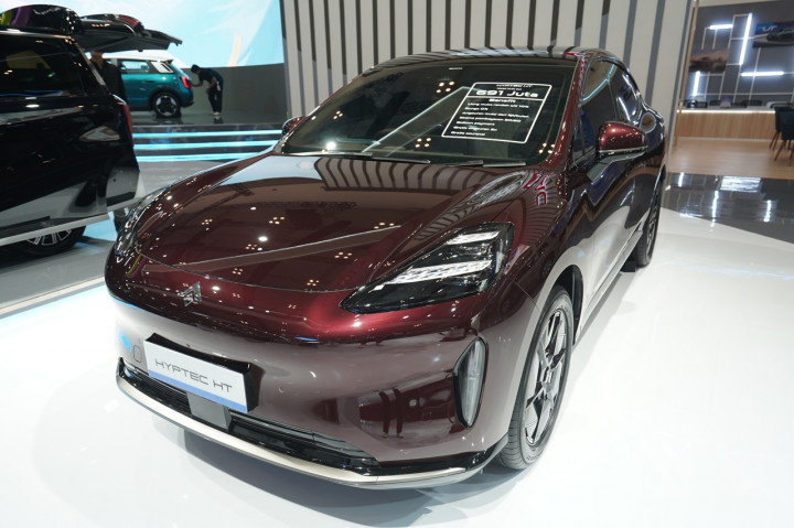 Terinspirasi Private Jet, Hyptec HT Mobil Listrik untuk Keluarga Indonesia