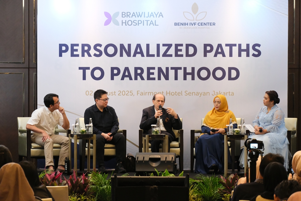 Salah satu rahasia keberhasilan program IVF, Benih IVF Center menggandeng Dr. Robert Fischer, MD, seorang pakar fertilitas dunia dari Star Fertility Malaysia. Dok. Ist