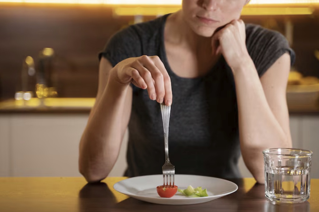 Melewatkan sarapan akan mengganggu pencernaan dan memperlambat metabolisme. Ilustrasi Freepik