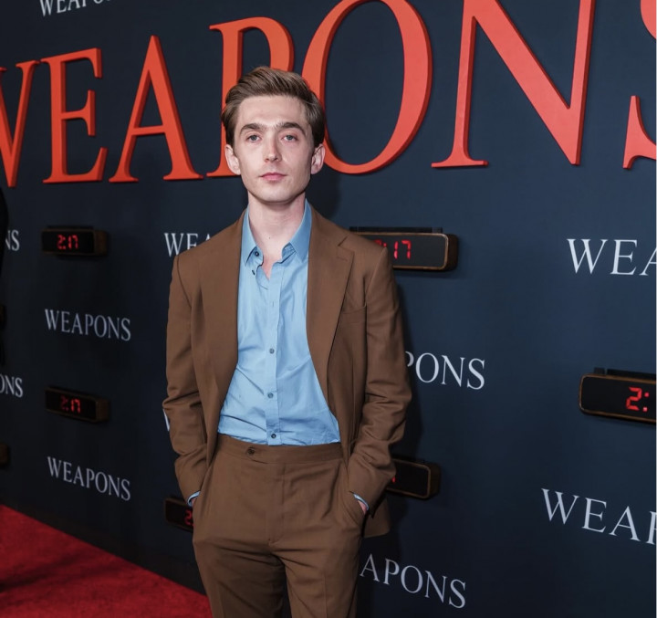 Dedikasi Austin Abrams demi Film Weapons