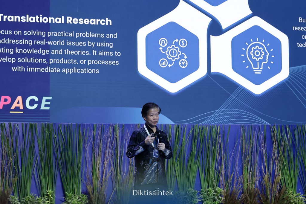 Ilmuwan Singapura, Lam Khin Yong. Foto: Kemendiktisaintek