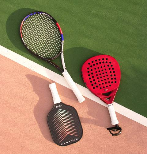    Lagi cari sepatu lari hingga raket padel paling hype? Intip Blibli Double Day 8.8. (Foto: Ilustrasi/Dok. Pexels.com)