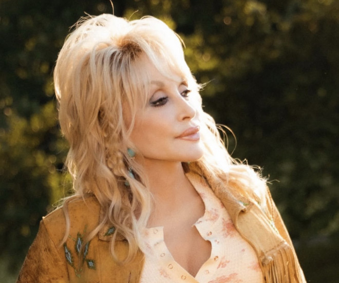 Instagram: @dollyparton
