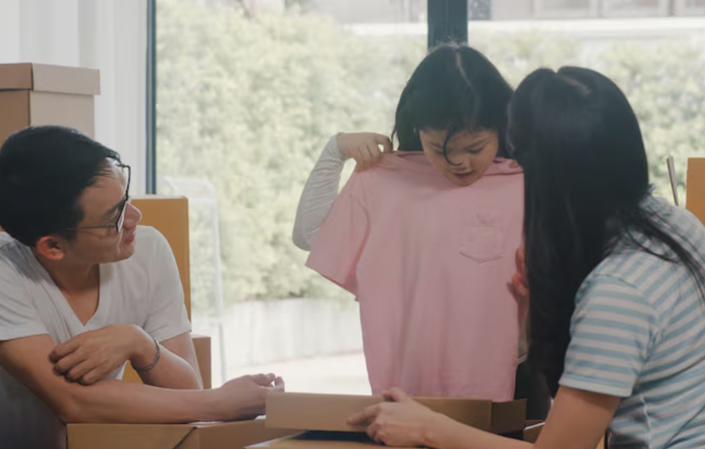 Mungkin melakukan pengasuhan bersama atau co-parenting ini akan terasa sulit dijalani saat awal-awal perceraian.