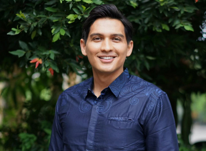 Lucky Hakim Gandeng Youtuber Lepas Ribuan Ular ke Sawah