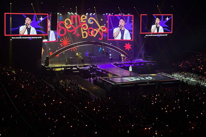 D.O. Kejutkan Fans dengan Bawakan Lagu EXO di Konser Solo