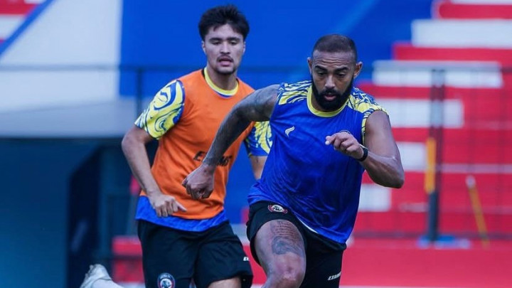 Arema Incar Kemenangan atas PSBS di HUT ke-38