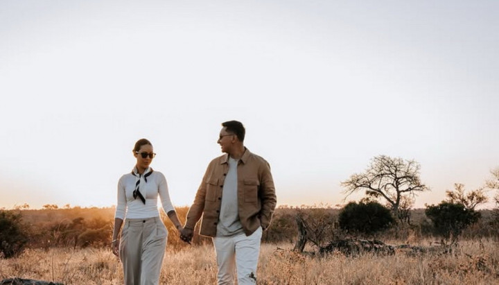 Momen Darma Mangkuluhur Putra Tommy Soeharto Lamar Patricia Schuldtz di Savana Afrika