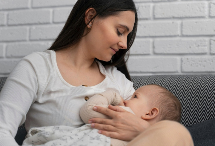 Berapa Banyak Bayi Membutuhkan ASI dalam Sehari?