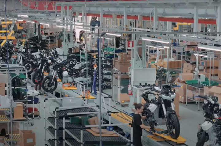 Transformasi Pabrik Moto Guzzi lebih Immersive