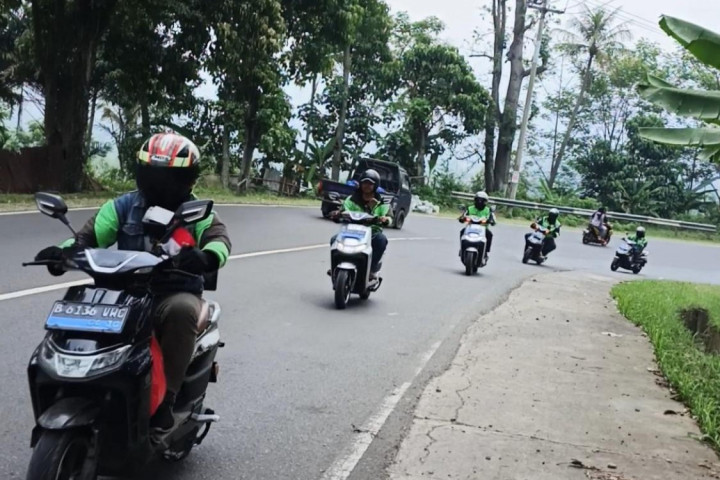 Davigo Touring Jakarta Bandung Tanpa Ngecas, Bukti Ketangguhan Motor Listrik Lokal