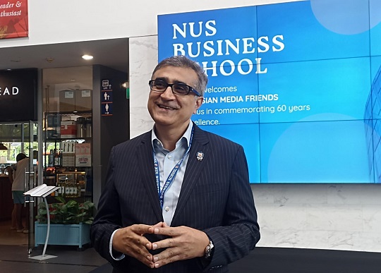 Angka Tenaga Kerja Turun 8% Buntut Bersaing dengan AI, Mahasiswa Lakukan Ini!