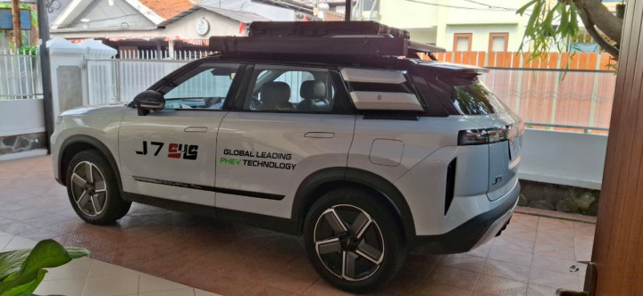 Bukan Cuma Pasang Baterai, Begini Teknologi Hybrid Jaecoo J7 SHS