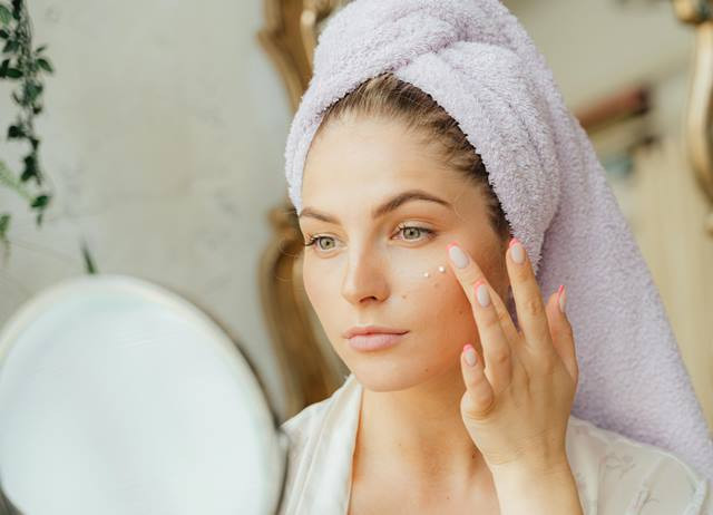   Bumil boleh tetap menggunakan skincare, tapi yang sederhana.  (Foto: Ilustrasi/Dok. Pexels.com)