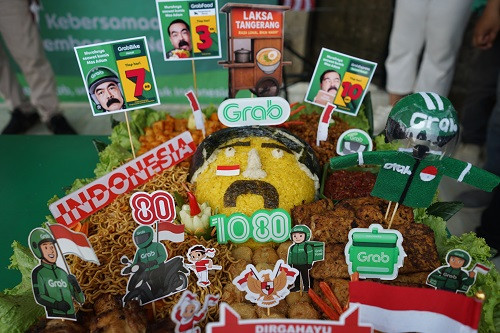 Grab Rayakan 10 Tahun GrabBike dengan Pecahkan Rekor Dunia Melalui MURI