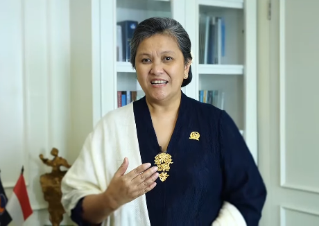 Berkebaya Biru, Lestari Moerdijat Gelorakan Semangat Perjuangan di Perayaan HUT ke-80 RI