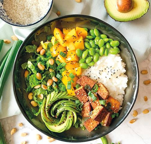 10 Rekomendasi Makanan yang Baik Dikonsumsi Selama Kehamilan