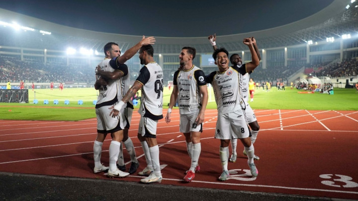 Pelatih Persija Girang Menang Telak di Markas Persis