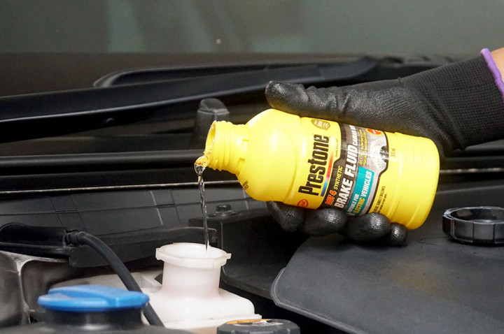 Jangan Salah Pilih Minyak Rem untuk Mobil Listrik, Ada Spesifikasi Khusus