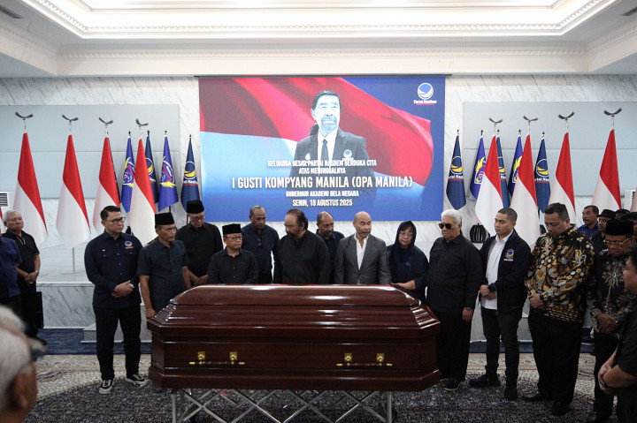 ​Surya Paloh Beri Penghormatan Terakhir untuk IGK Manila