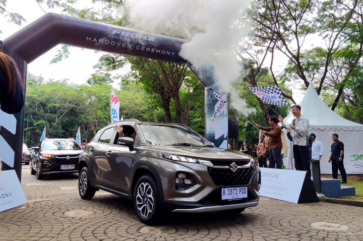 Suzuki Fronx Dongkrak Penjualan & Dominasi Segmen Hybrid