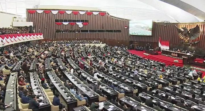 Dapat Tunjangan Rumah Dinas, Berapa Gaji Anggota DPR?