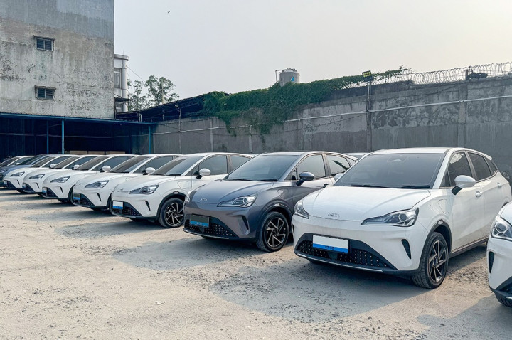 Luxury Trans Beli 100 Unit Mobil Listrik untuk Armada Premium