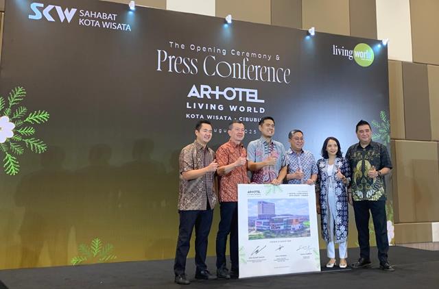    ARTOTEL Living World Kota Wisata Cibubur terintegrasi langsung dengan pusat perbelanjaan Living World Kota Wisata Cibubur. (Foto: Dok. Medcom.id/Secillia Nur Hafifah)