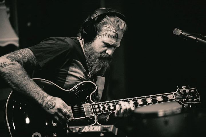 Gitaris Pendiri Band Mastodon Meninggal Dunia karena Kecelakaan Motor