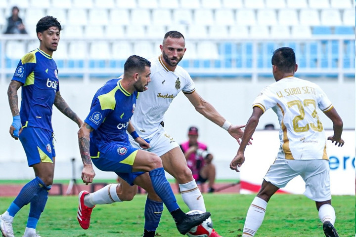 Hasil Super League: Arema Comeback atas Bhayangkara Berkat Dwigol Dalberto