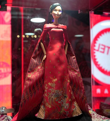 Top Berita Gaya: Barbie Pakai Batik hingga Tanggapan PT KAI soal Usulan Smoking Area di Kereta