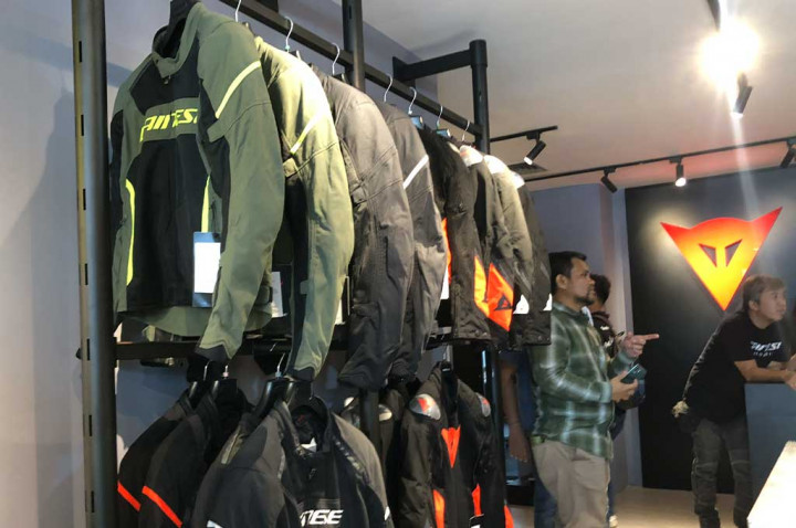 Riding Gear Premium, Dainese Kini  Punya Flagship Store di Indonesia