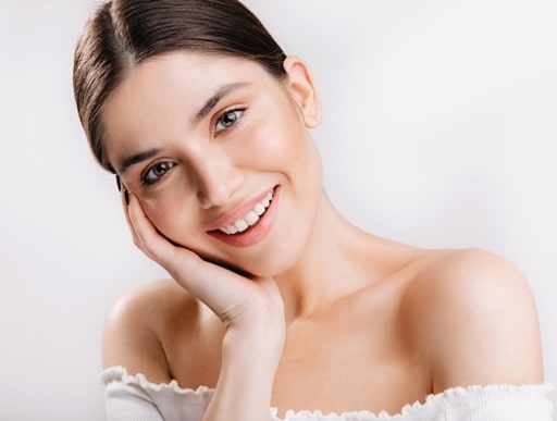 Punya Pori-pori Besar? Begini Cara Menyamarkannya dengan Make Up