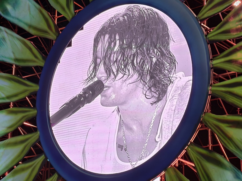 Vokalis LANY, Paul Klein (Foto: Medcom/Rafi)