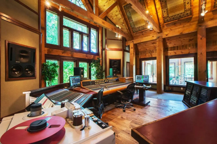 Pernah Dipakai Taylor Swift, Studio Rekaman Legendaris Ini Kini Dijual Rp390 Miliar