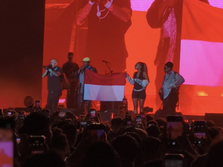 Black Eyed Peas Kenang Bantu Korban Tsunami Aceh