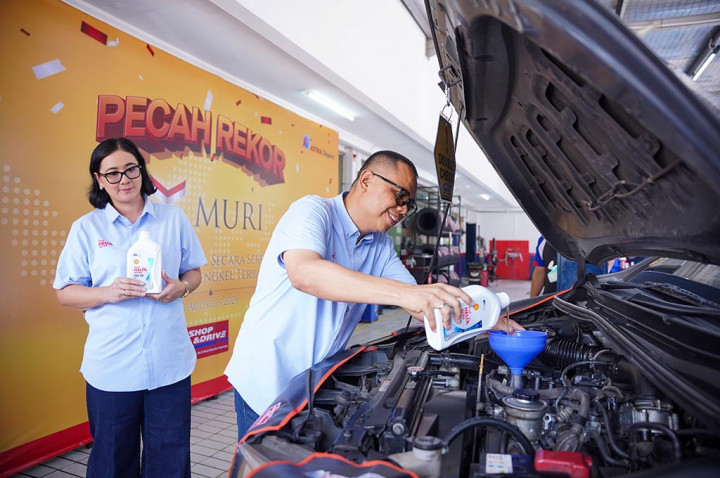 Bengkel Ini Pecahkan Rekor MURI Ganti Oli 2.500 Unit Mobil Serentak