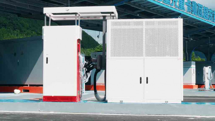 Perdana, Di China Ada <i>Charging Station</i> 100 megawatt untuk Truk Listrik