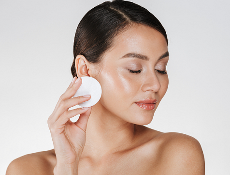 Penggunaan cushion yang tepat bisa memberikan tampilan flawless sepanjang hari. (Foto: Ilustrasi. Dok. Freepik.com)