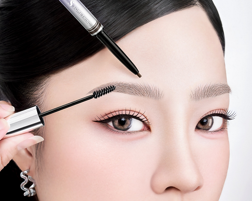 Somethinc meluncurkan Microslim 4D, Brow Filler & Browcara 24Hold. (Foto: Dok. Somethinc)